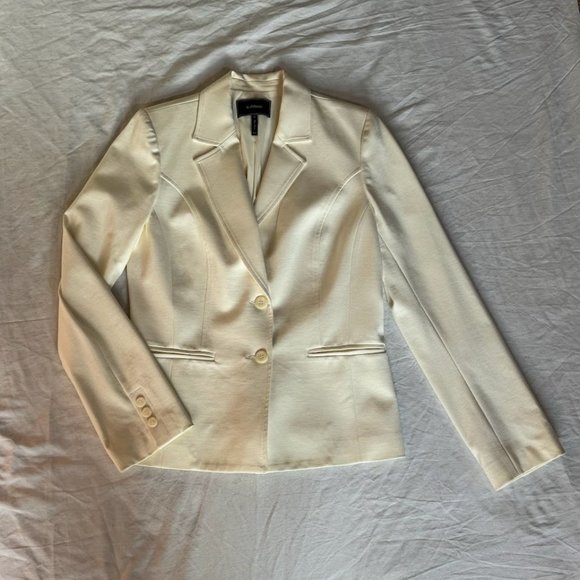 Le Chateau Cream Blazer Skirt Suit Set - Picture 2 of 12